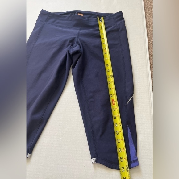 Lucy Tech Athletic Capris Navy Purple Size Medium - Picture 7 of 10